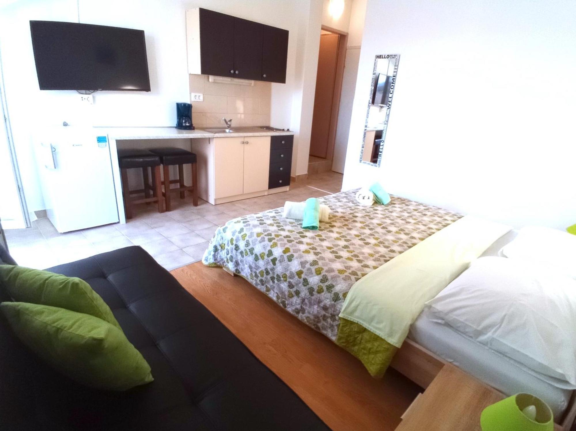 Guesthouse Cecilia 2 マリンスカ エクステリア 写真
