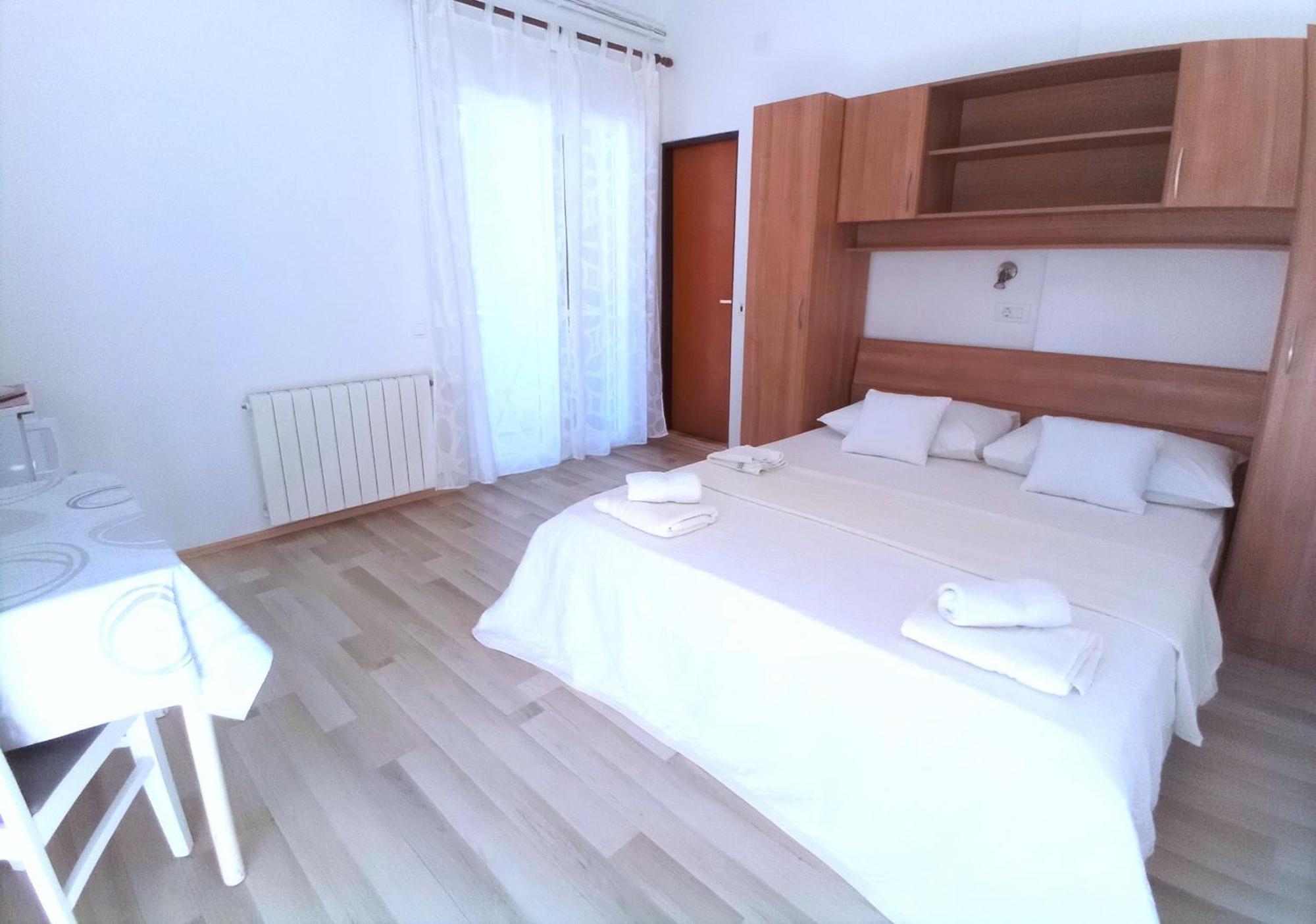 Guesthouse Cecilia 2 マリンスカ エクステリア 写真