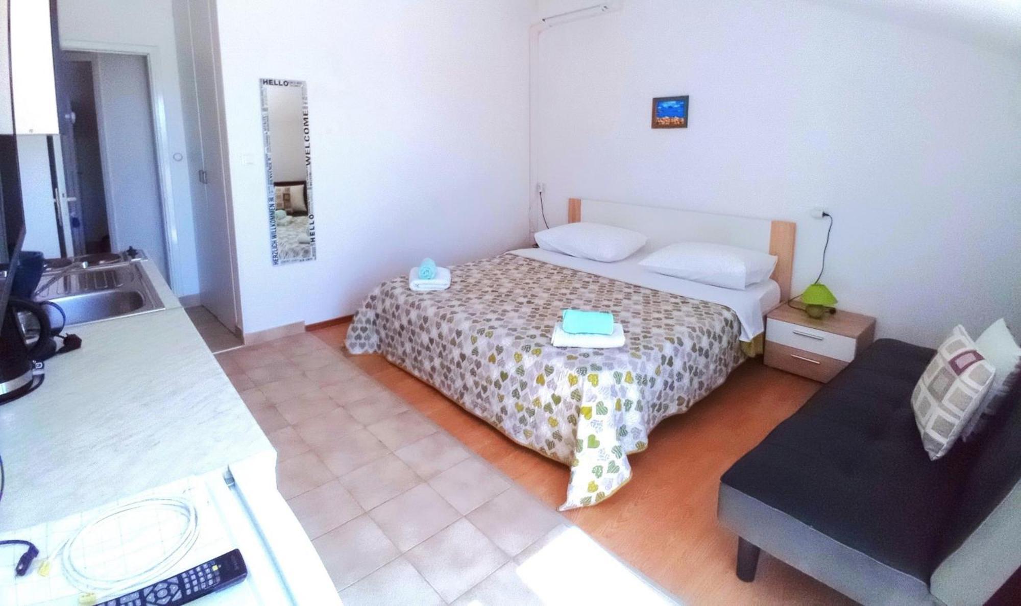 Guesthouse Cecilia 2 マリンスカ エクステリア 写真