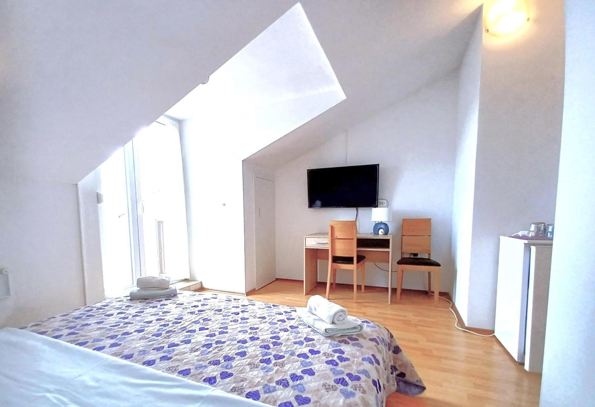 Guesthouse Cecilia 2 マリンスカ エクステリア 写真